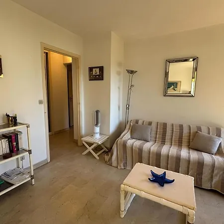 Daire Charming With Garden In Antibes Juan-les-Pins