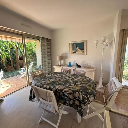 Charming With Garden In Apartman