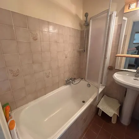 Apartman Charming With Garden In