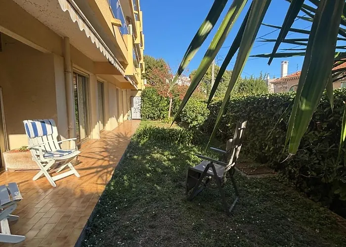 Apartman Charming With Garden In *